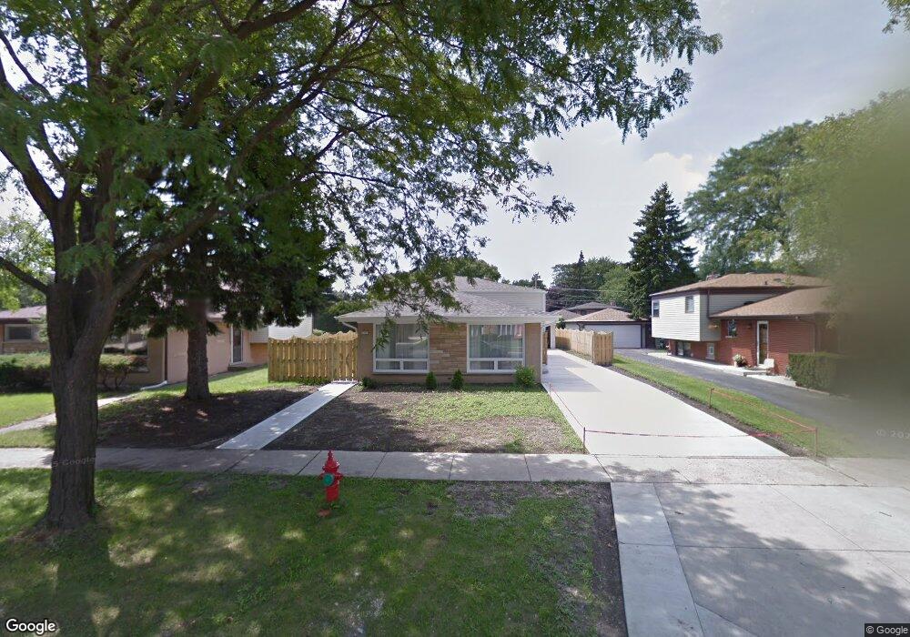 2132 Eastview Dr, Des Plaines, IL 60018 - photo 1