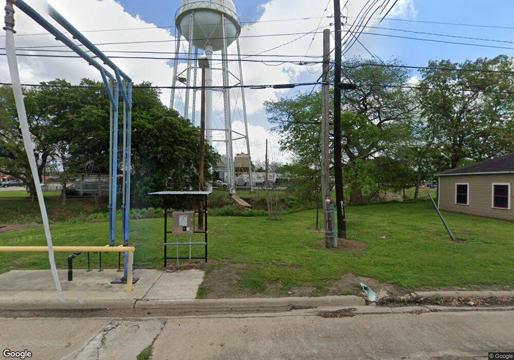 2001 Avenue I, Bay City, TX 77414 - photo 1