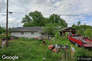 606 E Illinois Ave, Witt, IL 62094