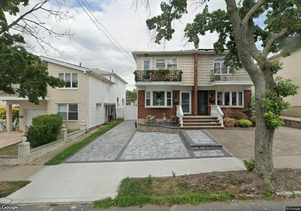135 Labau Ave, Staten Island, NY 10301 - photo 1