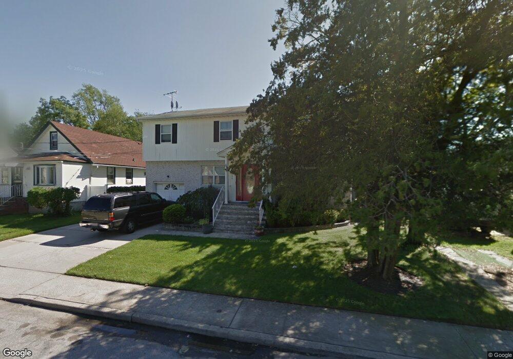 439 Canandaigua Ave unit 1, West Hempstead, NY 11552 - photo 1