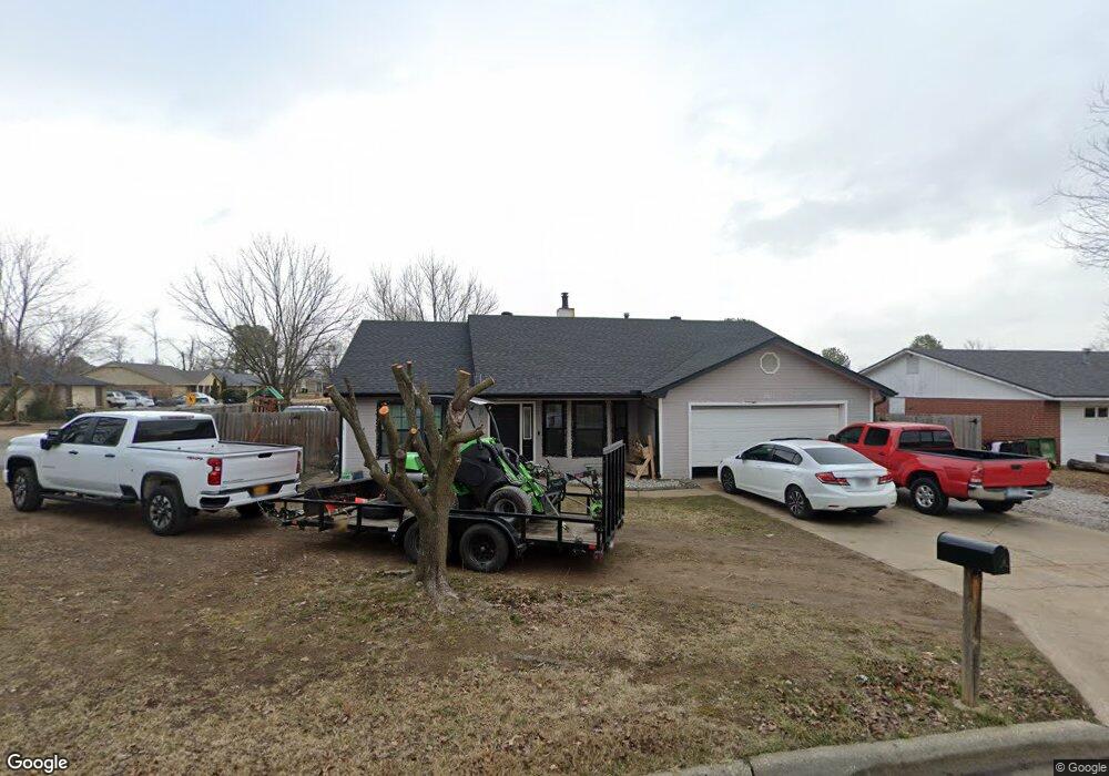 2811 W Center St, Rogers, AR 72756 - photo 1