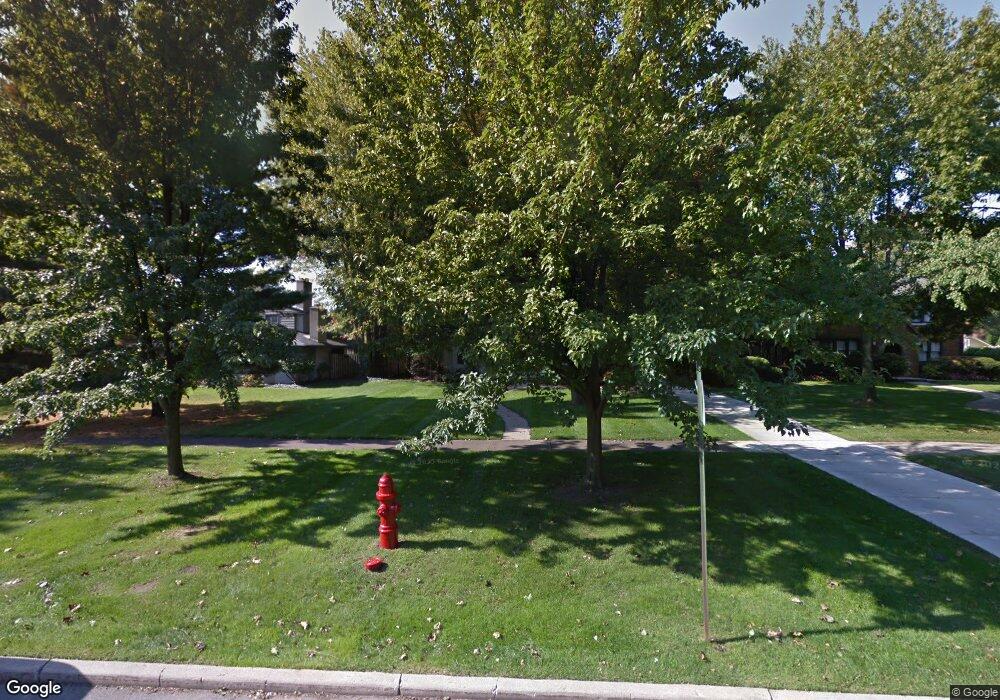 1215 Three Mile Dr, Grosse Pointe Park, MI 48230 - photo 1