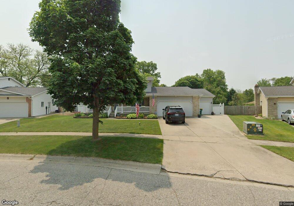 724 Hickorywood Dr, Flushing, MI 48433 - photo 1