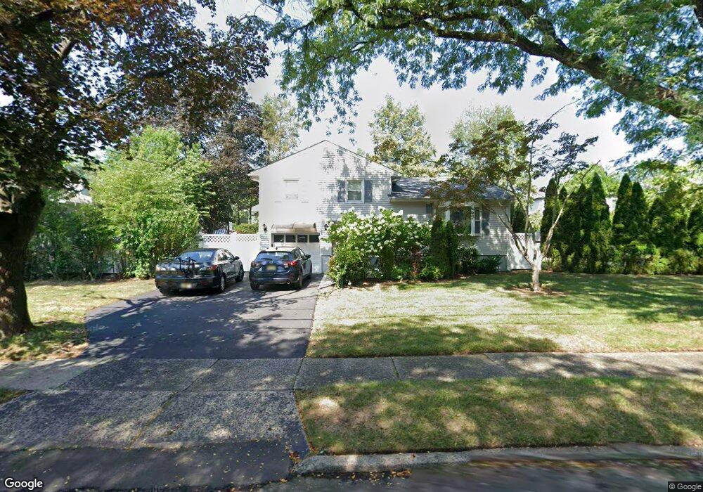 795 Stella Ct, Paramus, NJ 07652 - photo 1