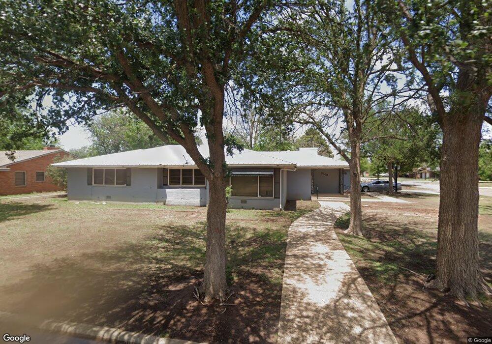 2300 W 12th St, Plainview, TX 79072 - photo 1