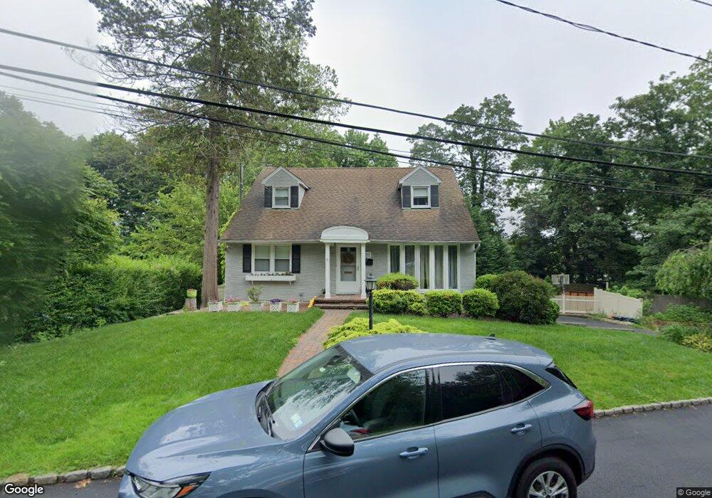 35 York Dr, Great Neck, NY 11021 - photo 1