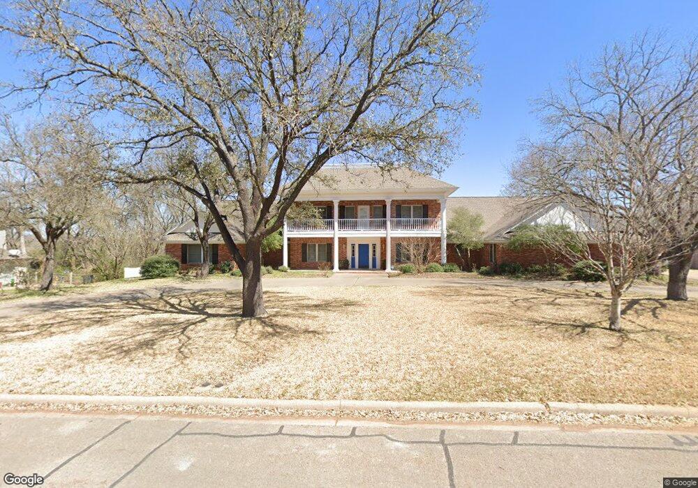 931 Highland Dr, Cleburne, TX 76033 - photo 1