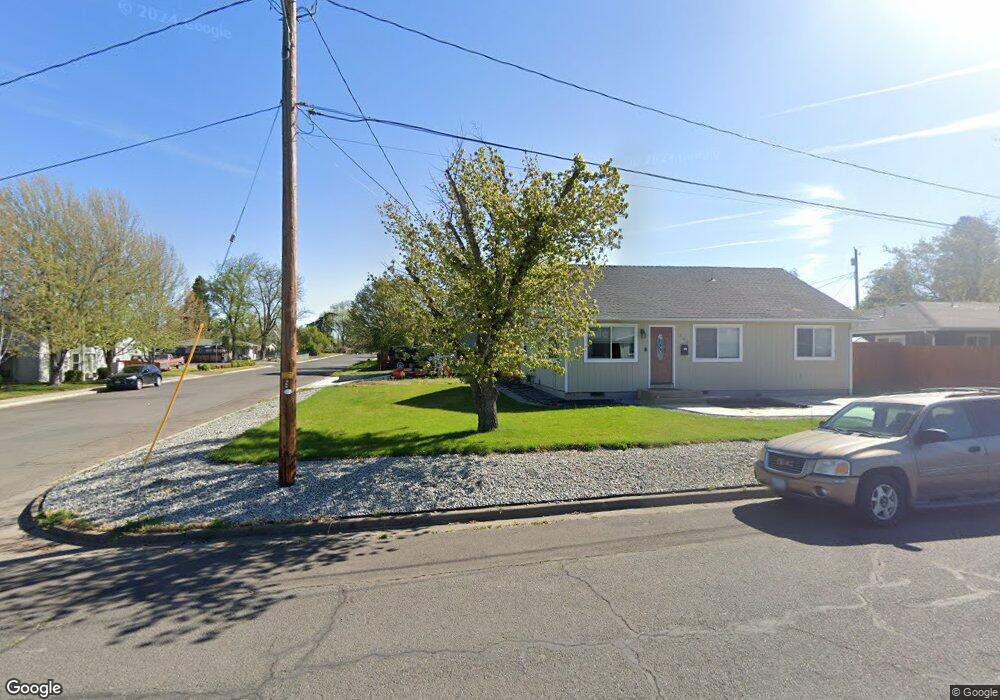 270 N 1st St, Central Point, OR 97502 - photo 1