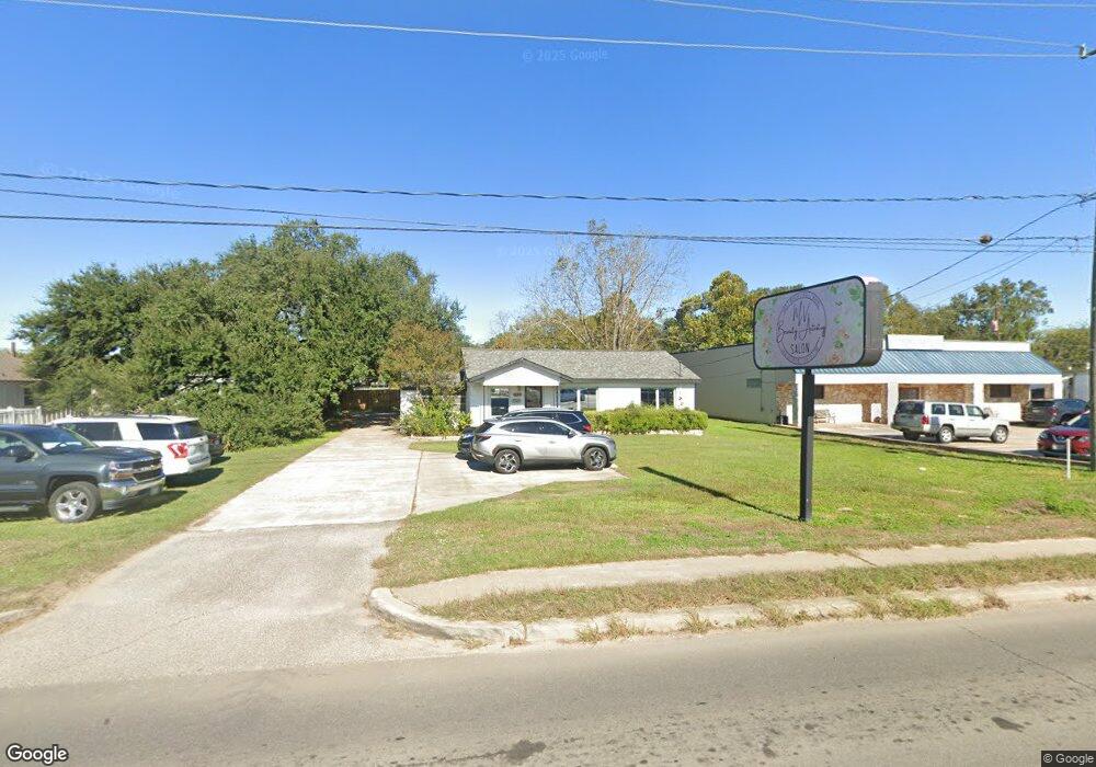 722 W Main St, Tomball, TX 77375 - photo 1