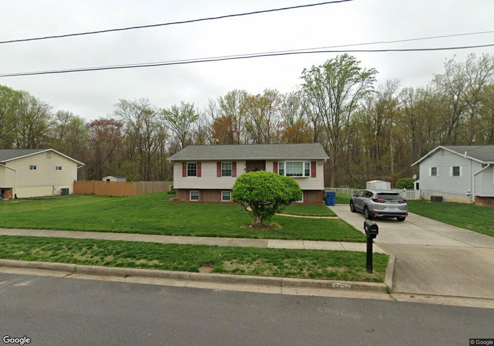 8621 Lagrange St, Lorton, VA 22079 - photo 1