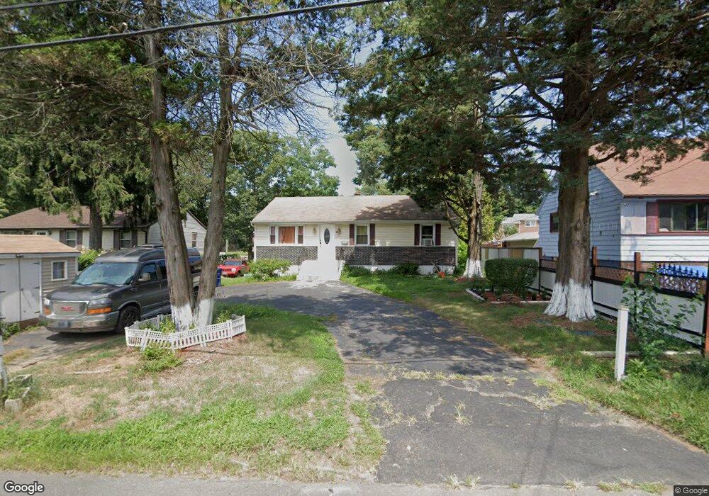 554 Soundview Ave, Bridgeport, CT 06606 - photo 1