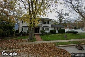 15 Sherwood Ln, Cedarhurst, NY 11516