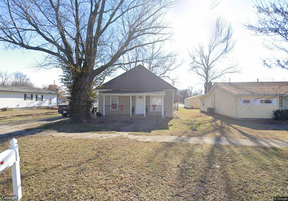 2810 Morgan Ave, Parsons, KS 67357 - photo 1