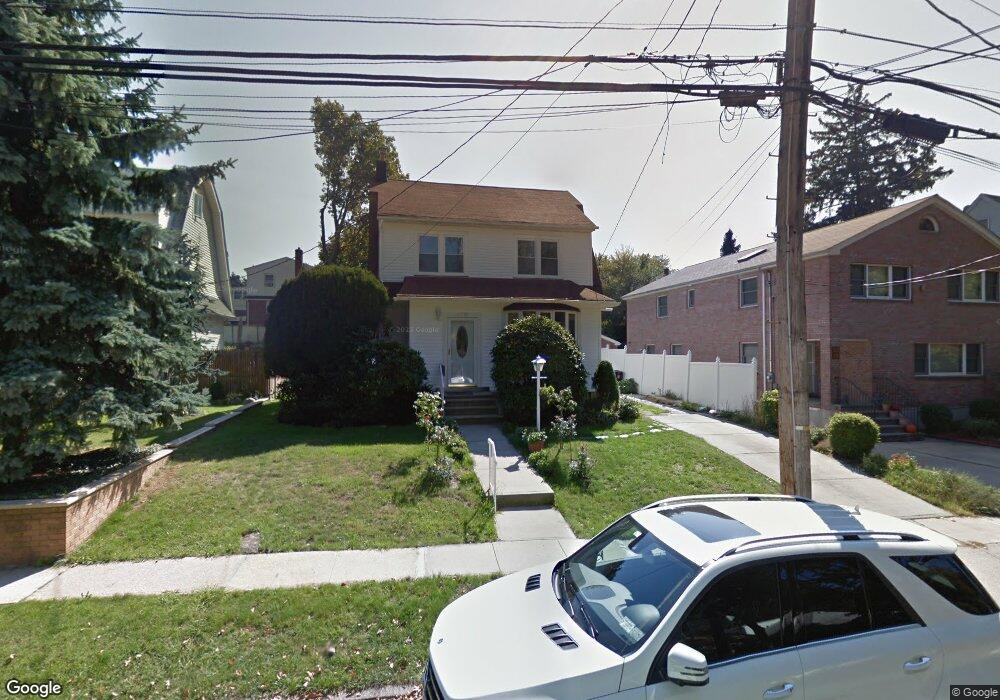 21742 Corbett Rd, Bayside, NY 11361 - photo 1