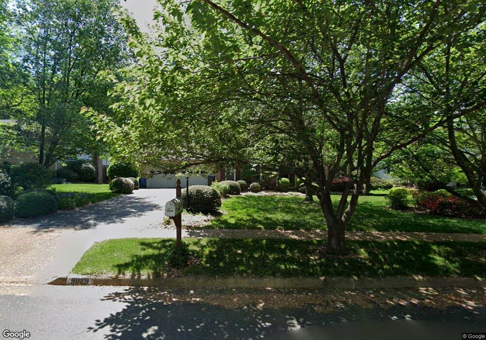 9029 Ashmeade Dr, Fairfax, VA 22032 - photo 1