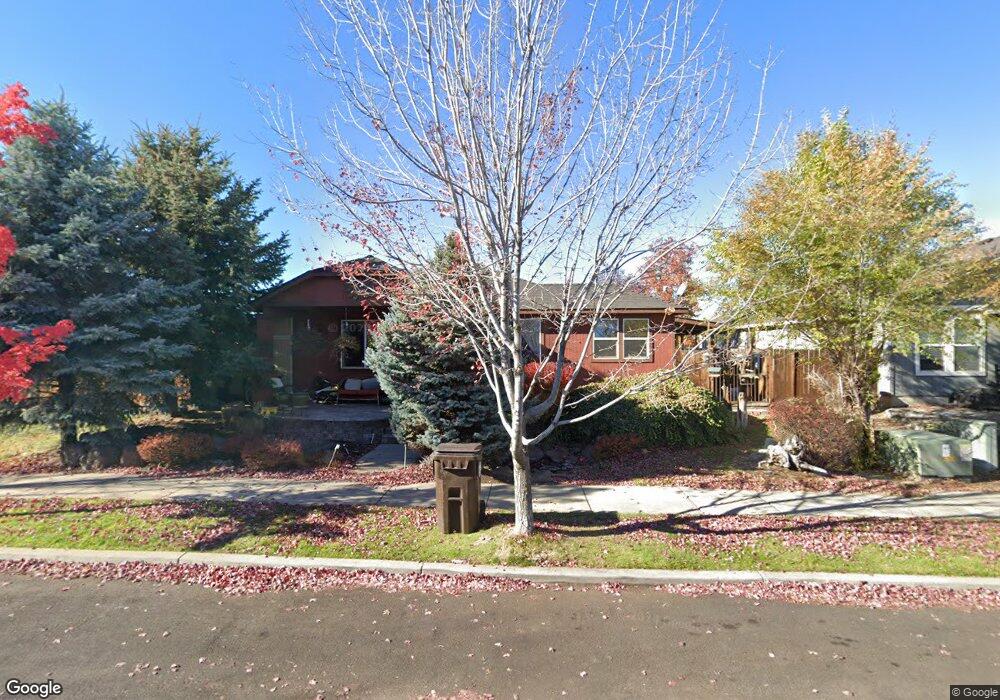 1401 NE 3rd St, Redmond, OR 97756 - photo 1