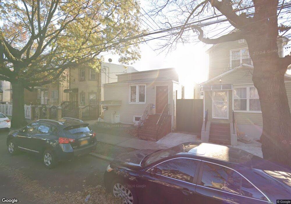 10924 157th St, Jamaica, NY 11433 - photo 1