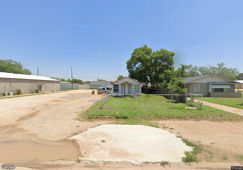 702B Canyon St, Plainview, TX 79072 - photo 1