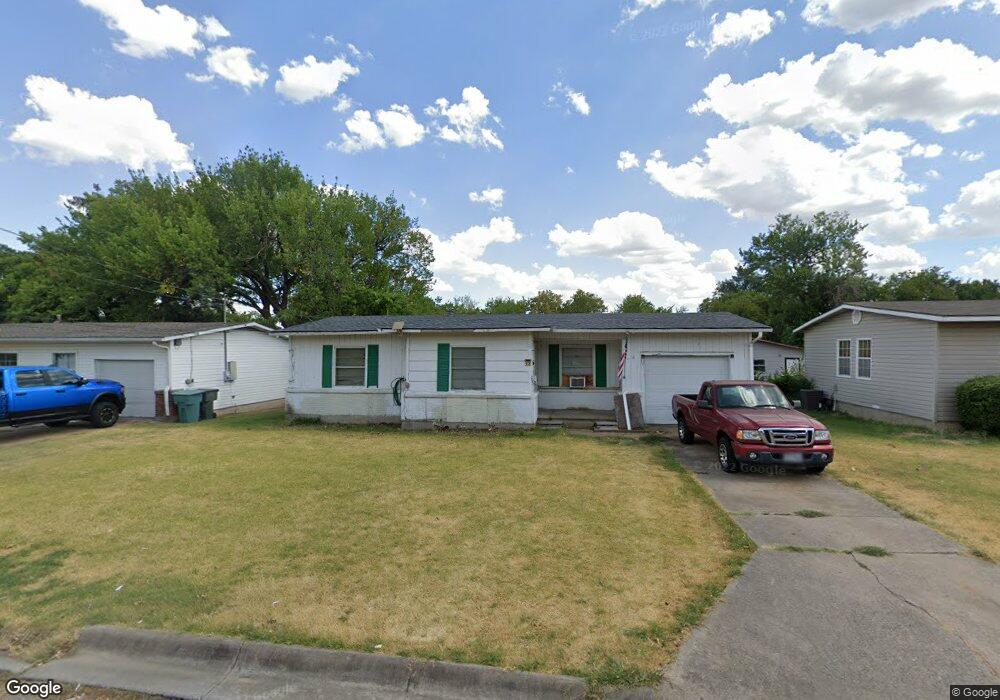 318 W Burton St, Sherman, TX 75092 - photo 1