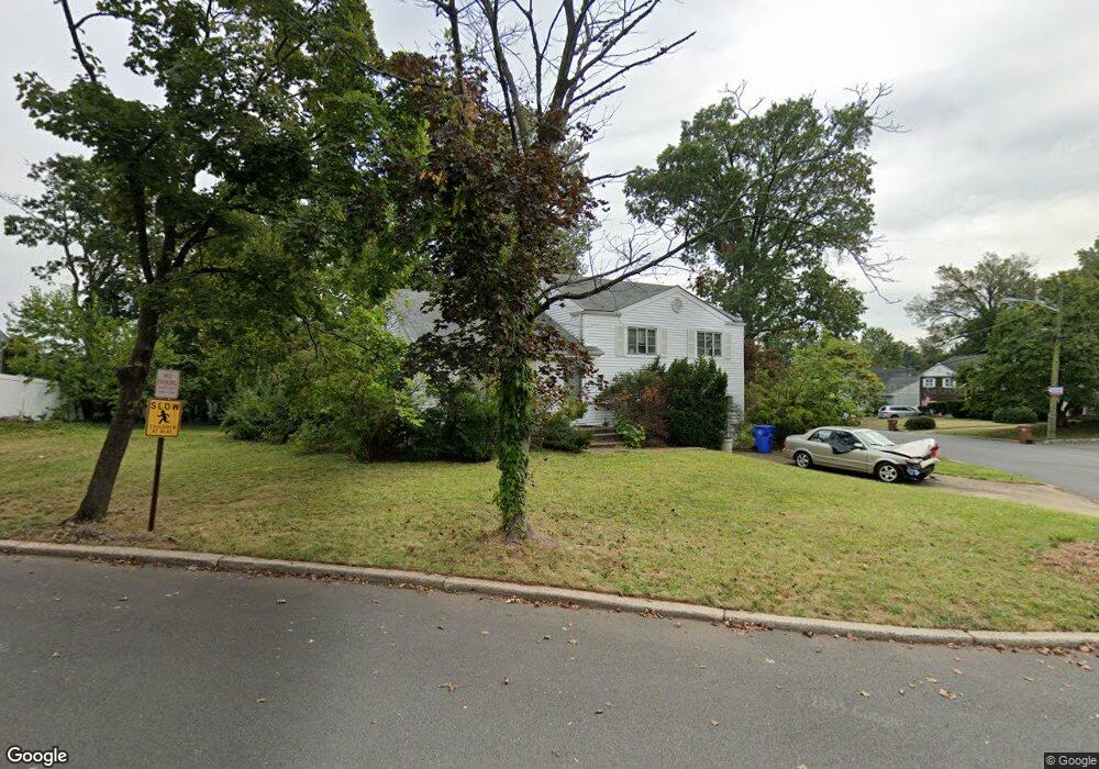 711 Fairway Rd, Linden, NJ 07036 - photo 1