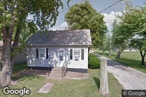 405 S Shelby St, Moweaqua, IL 62550