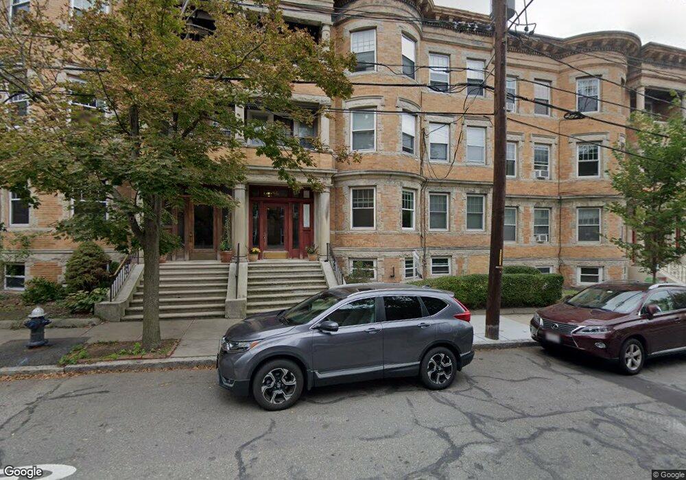 96 Naples Rd unit 4, Brookline, MA 02446 - photo 1