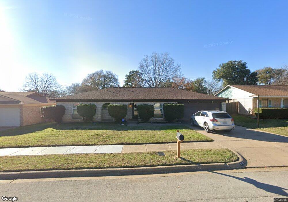 917 Chattanooga Dr, Bedford, TX 76022 - photo 1