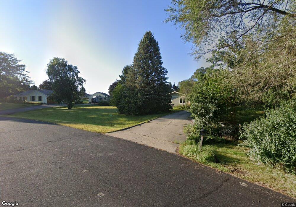 S15W31885 Meadowview Ct, Delafield, WI 53018 - photo 1