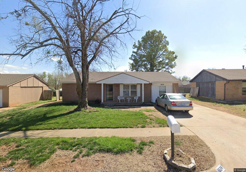 1624 NE 5th St, Moore, OK 73160 - photo 1