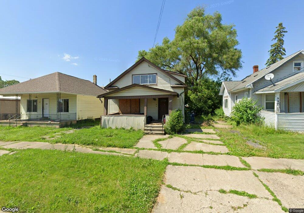 948 Pettibone Ave, Flint, MI 48507 - photo 1