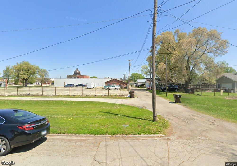 320 S Mclean St, Lincoln, IL 62656 - photo 1