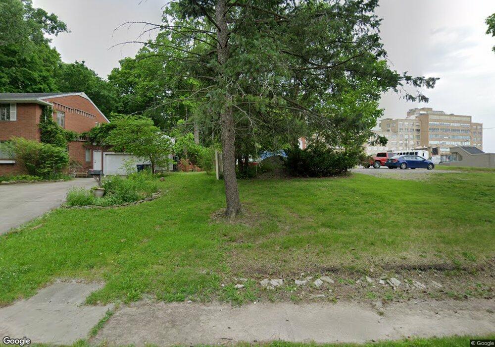 325 Edgemont Ave, Flint, MI 48503 - photo 1