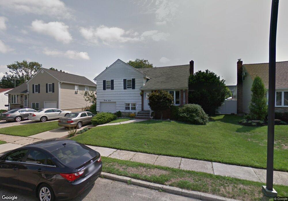 27 Elizabeth Dr, Bethpage, NY 11714 - photo 1