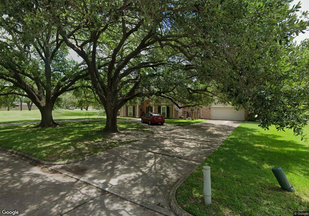 205 E Castle Harbour Dr, Friendswood, TX 77546 - photo 1
