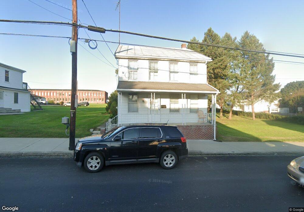 332 S Queen St, Littlestown, PA 17340 - photo 1