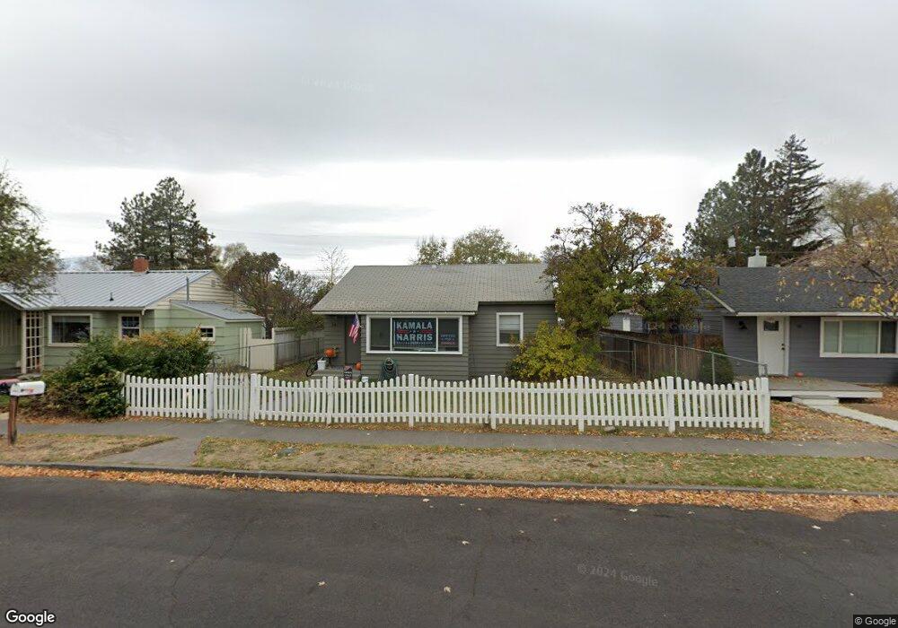 947 SW 14th St, Redmond, OR 97756 - photo 1