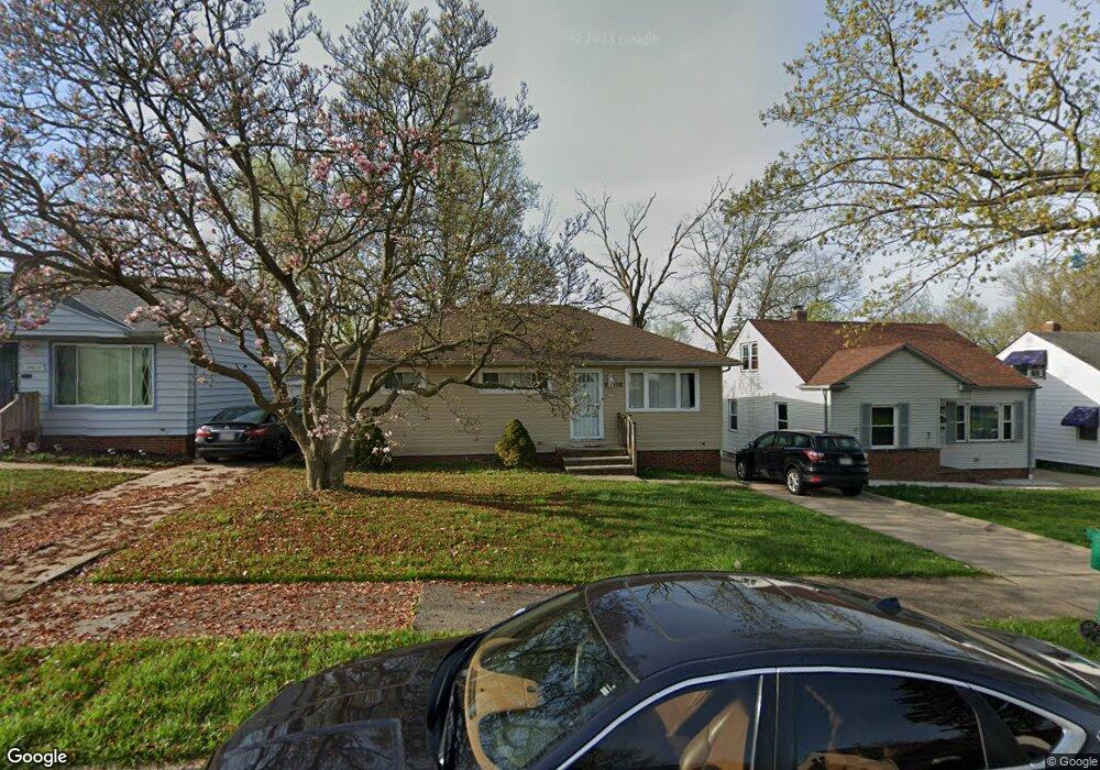 19010 Longview Ave, Maple Heights, OH 44137 - photo 1