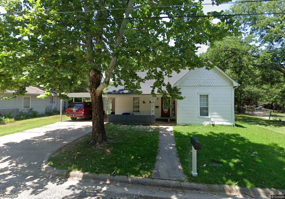 1521 Oriental St, Bonham, TX 75418 - photo 1