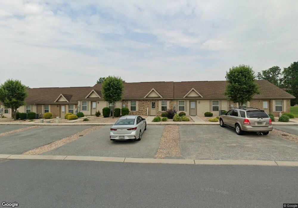 2761 Roosevelt Dr, Chambersburg, PA 17201 - photo 1