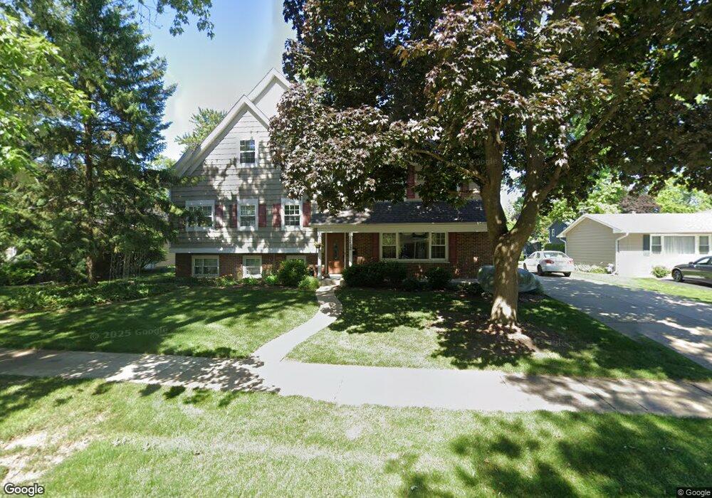 1233 Catalpa Ln, Naperville, IL 60540 - photo 1