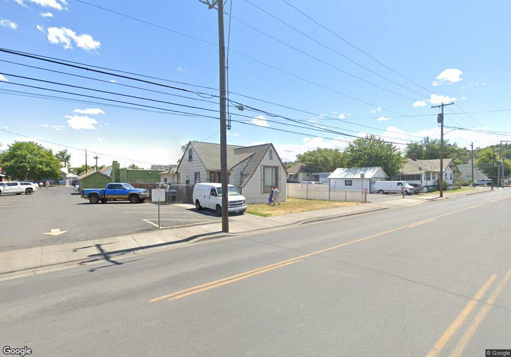 214 SW 10th St, Pendleton, OR 97801 - photo 1