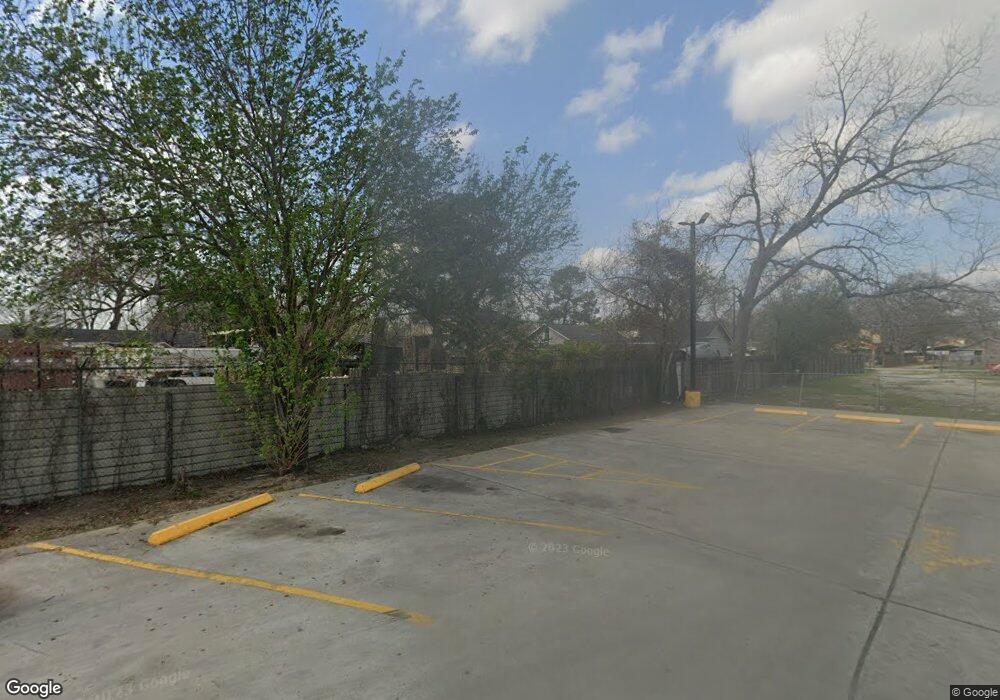 924 Duff Ln unit A, Houston, TX 77022 - photo 1