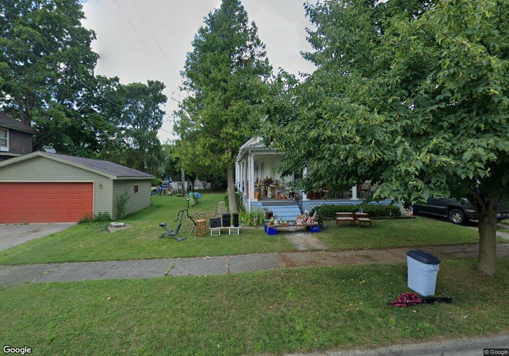 113 Maple St, Bad Axe, MI 48413 - photo 1