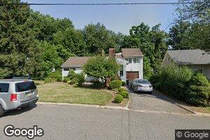 13 Heatherhill Ct, Cresskill, NJ 07626