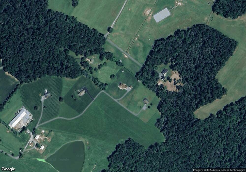 551 Turf Farm Dr, Sykesville, MD 21784 - photo 1