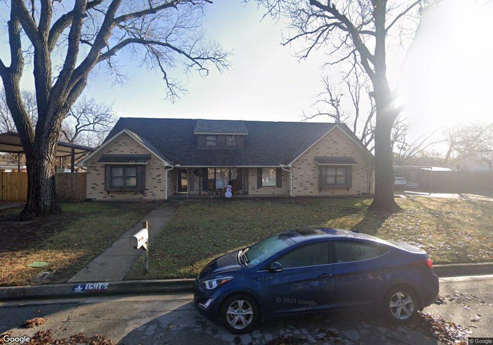 1516 Oak Creek Dr, Hurst, TX 76054 - photo 1