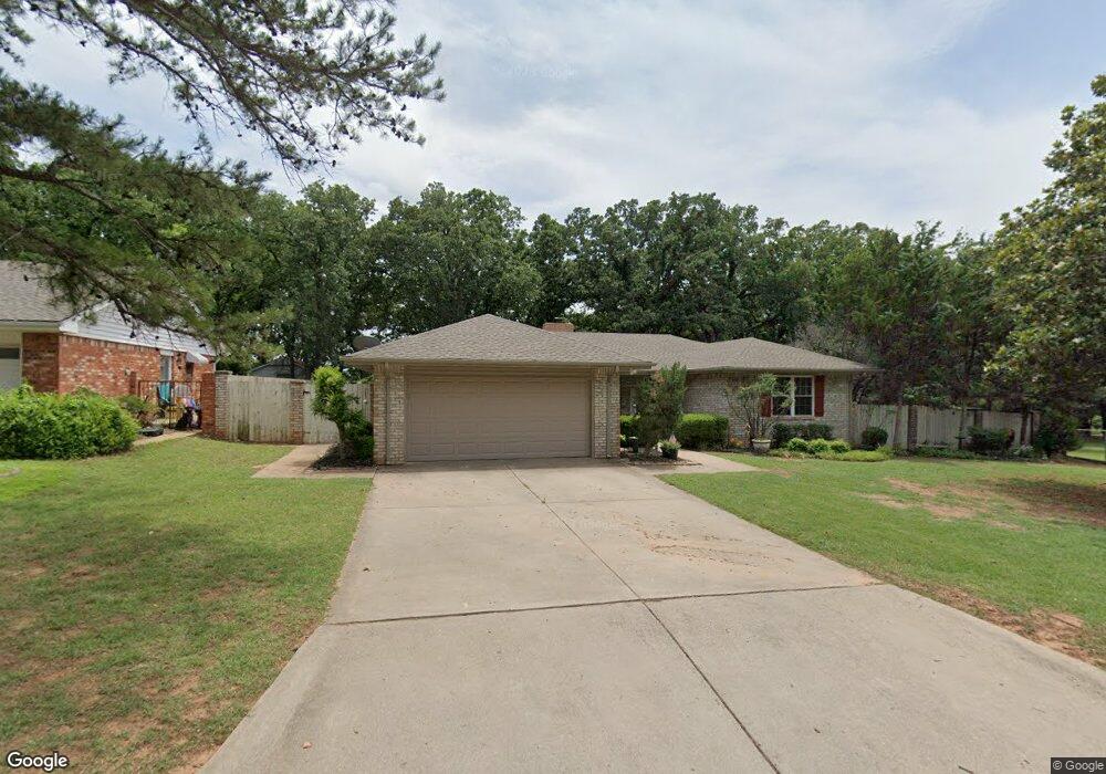 1010 Oakview Dr, Duncan, OK 73533 - photo 1