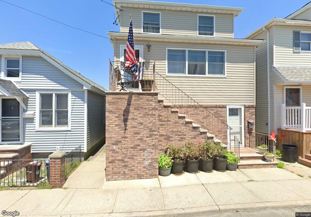 43 W 10th Rd, Broad Channel, NY 11693 - photo 1