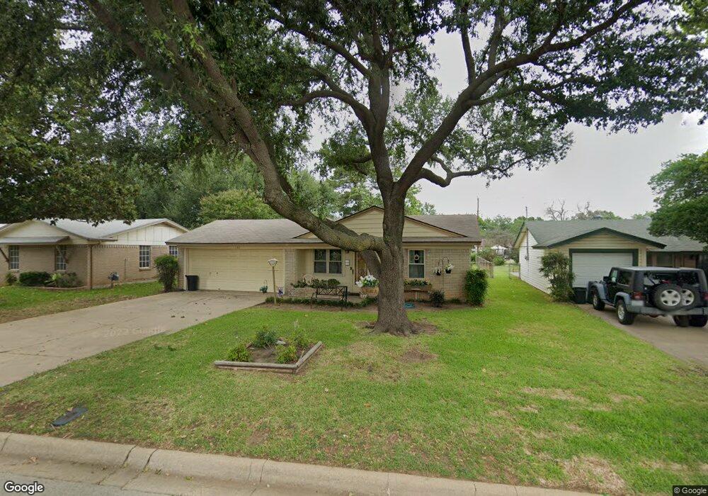 764 Treadwell Dr, Hurst, TX 76053 - photo 1